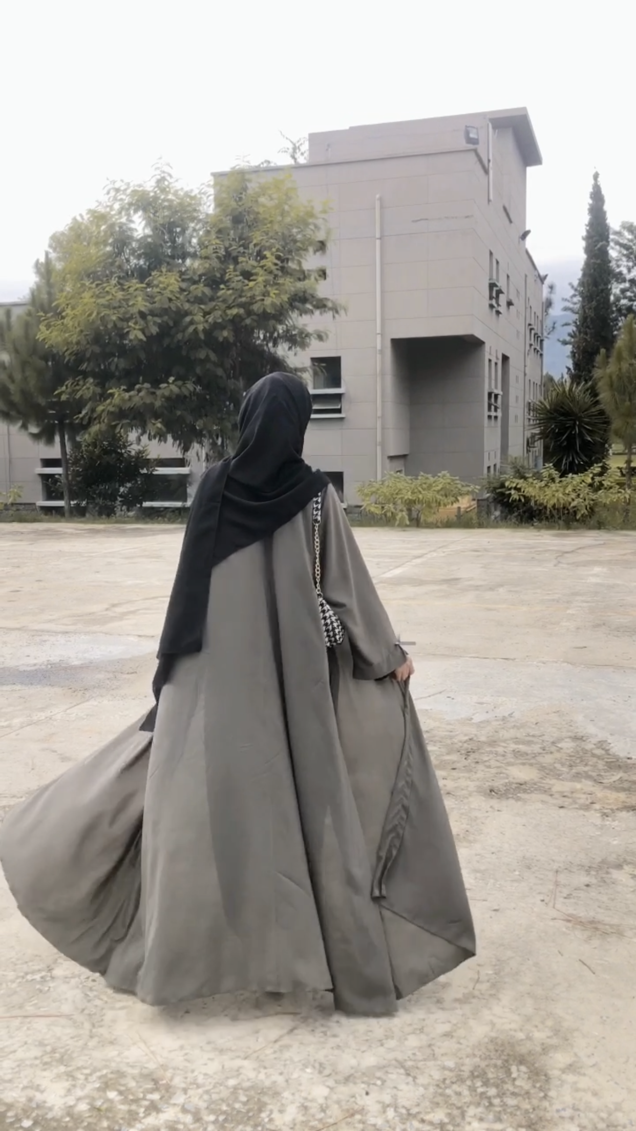 GREY BOW ABAYA